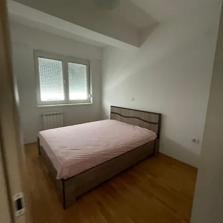 Apartment Ruzveltova 44 *