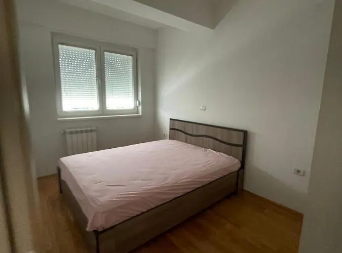 Apartment Ruzveltova 44 *